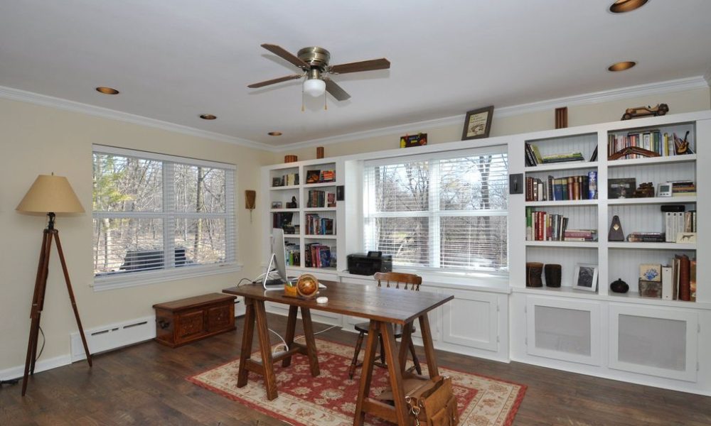 Custom Built-In Cabinets and Shelves